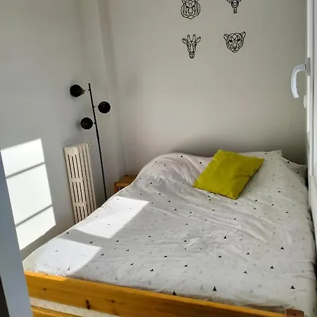 Logement, Vue Sur 1 Min Du Metro Apartment *